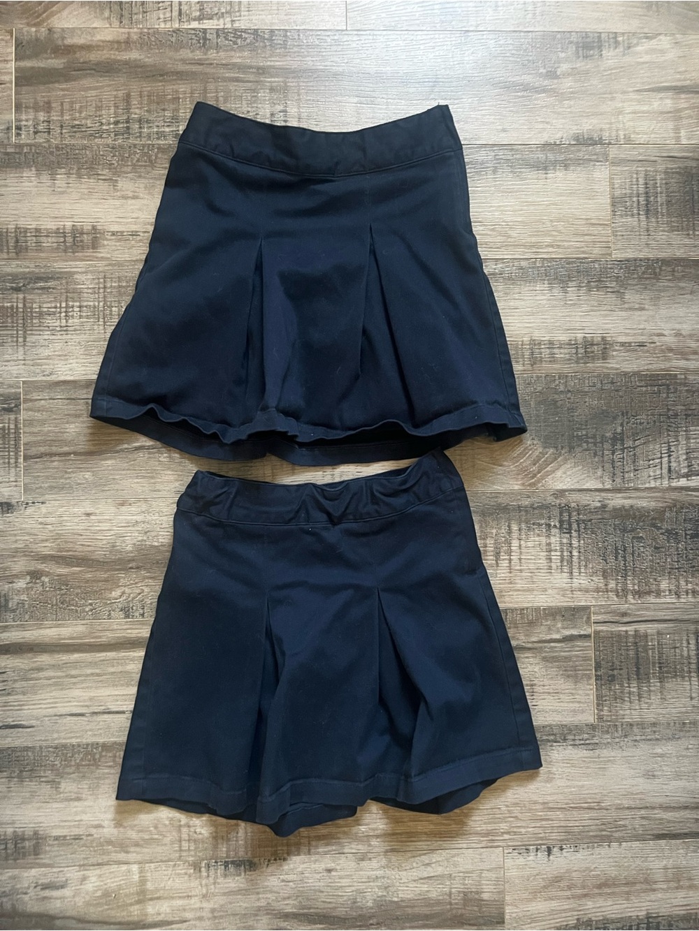 2 Cat & Jack Girls' Pleated Twill Uniform Skort